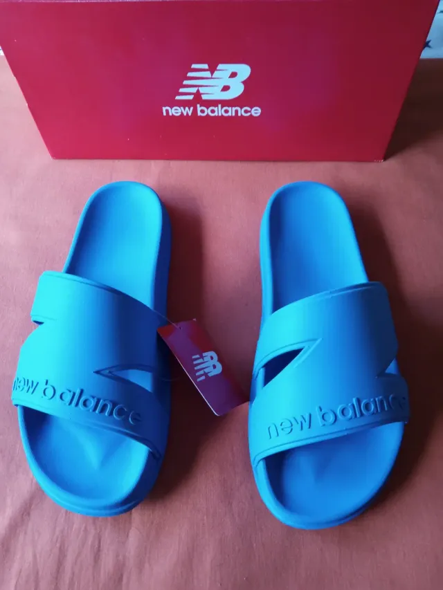 Chanclas New Balance Unisex Azul nuevas