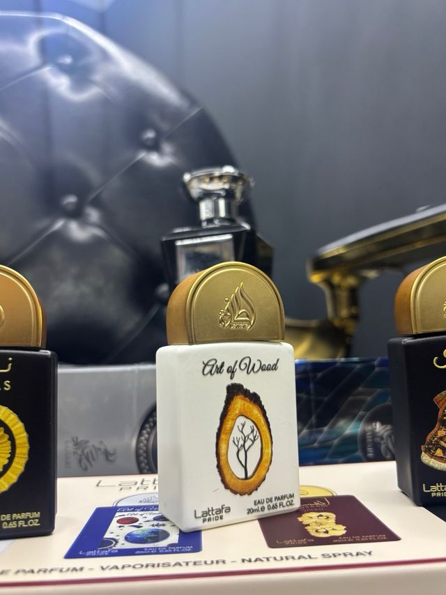 Perfume Ikhitiyari Negro y Dorado