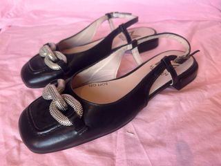 Zapatos tacón bajo, destalonados Talla 37.