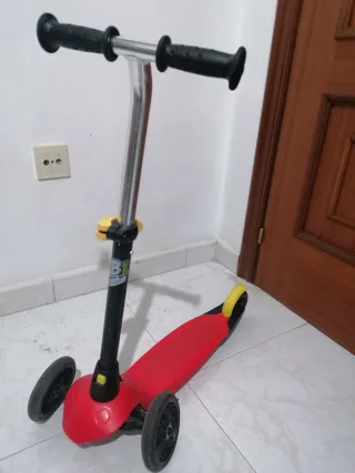 Patinete 3 ruedas rojo 2-5 años