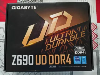 i7 12700kf + Gigabyte Z690 UD DDR4 + 32gb RAM