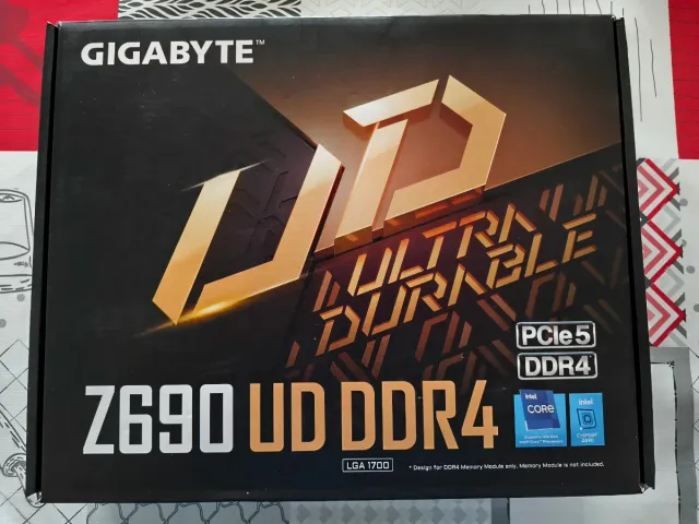i7 12700kf + Gigabyte Z690 UD DDR4 + 32gb RAM