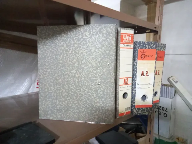 Lote 4 archivadores Uni System y Alvarez