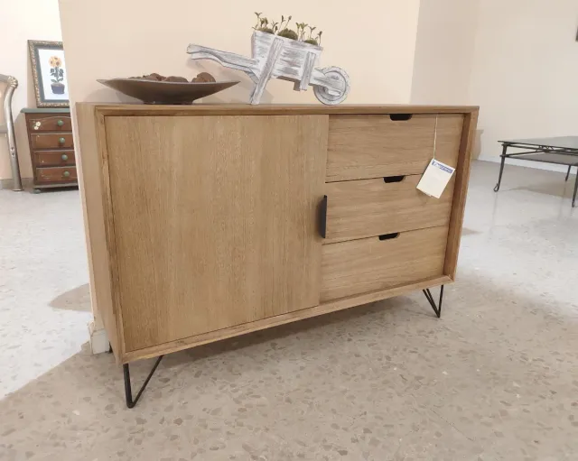 Aparador NUEVO de madera con patas metálicas