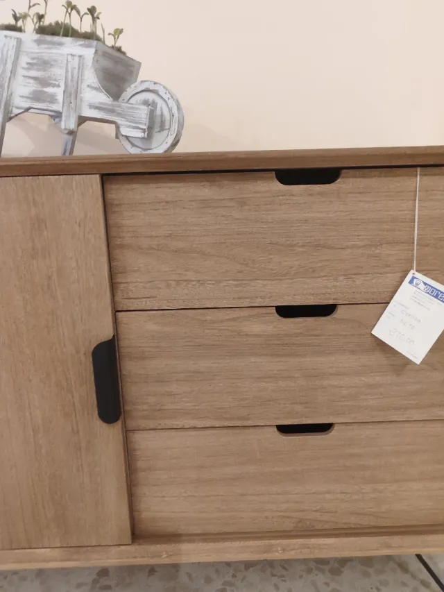 Aparador NUEVO de madera con patas metálicas