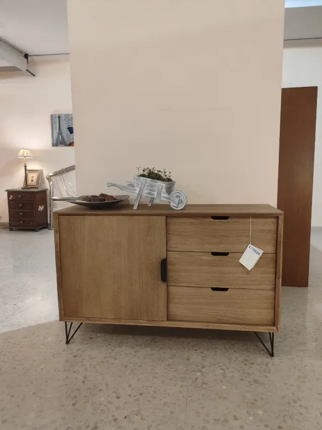 Aparador NUEVO de madera con patas metálicas