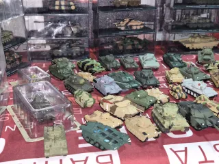 Lotto di carri armati in miniatura da collezione