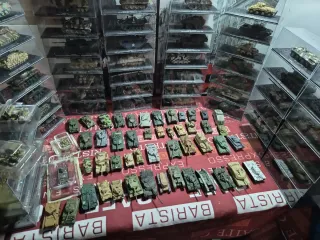 Lotto di carri armati in miniatura da collezione