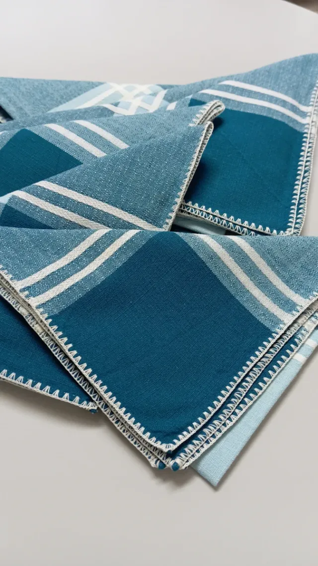 Mantel y 6 servilletas cuadros