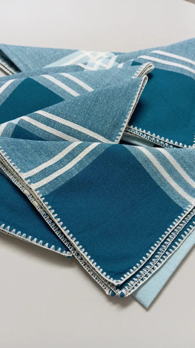 Mantel y 6 servilletas cuadros