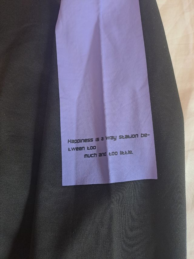 Sudadera negra y morada talla M