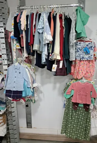 Lote Ropa Infantil Nueva, entorno a las 700 piezas