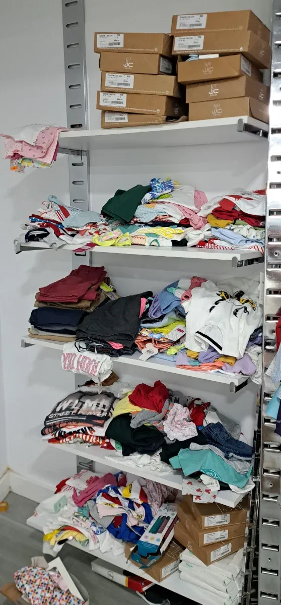 Lote Ropa Infantil Nueva, entorno a las 700 piezas