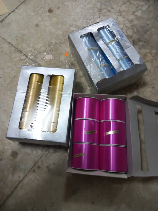 Lote cintas de regalo (doradas, azules, rosas)