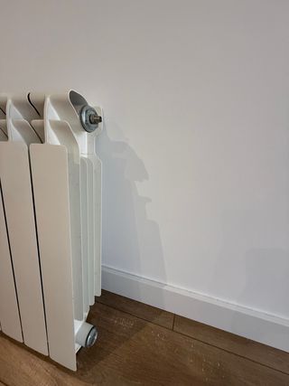 Radiador de agua blanco