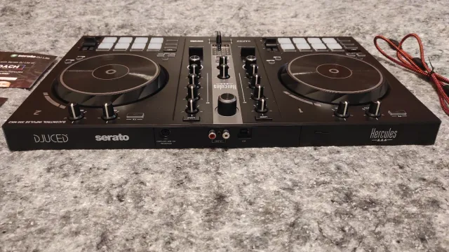 Controladora Hercules DJControl Impulse 300 MK2