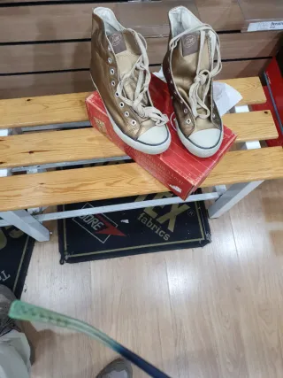 Botas de cuña doradas para hombre