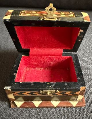 Cofre joyero marquetería