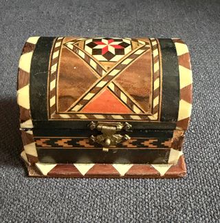 Cofre joyero marquetería