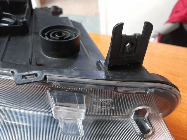 576941773A FARO IZQUIERDO SEAT ATECA