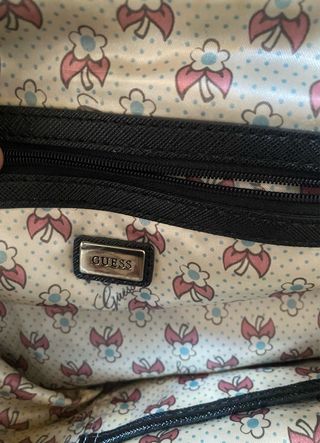 Bolso Guess Negro y Beige