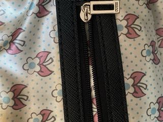 Bolso Guess Negro y Beige