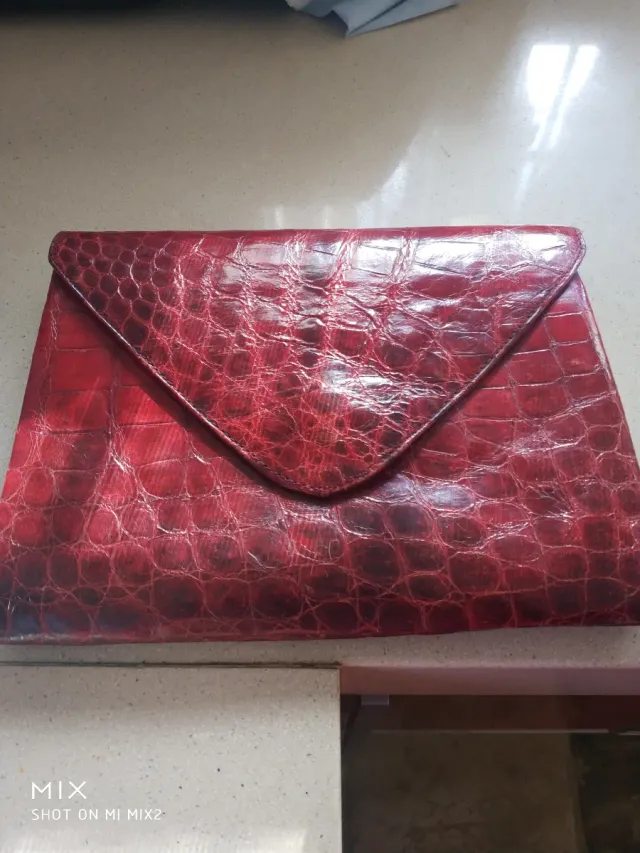 Bolso Clutch y Billetera Piel Roja de cocodrilo