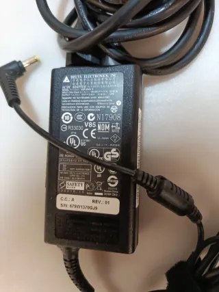 Cargador Acer 19V 3.42A