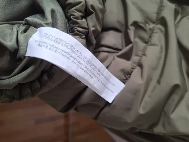 Cazadora plumas verde Bershka M