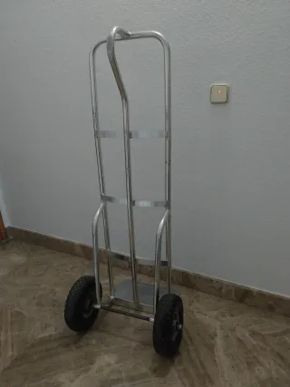 Carretilla de aluminio con ruedas