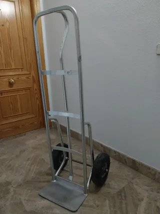 Carretilla de aluminio con ruedas