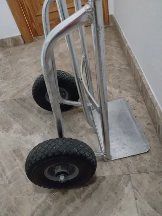 Carretilla de aluminio con ruedas