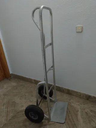 Carretilla de aluminio con ruedas