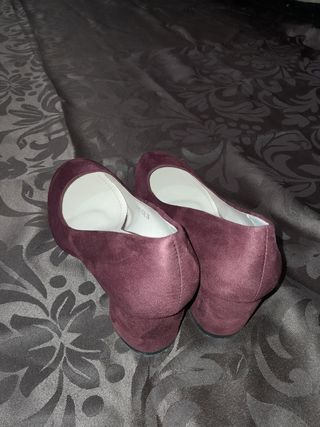 Zapatos tacón mujer antelina color vino