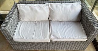 Sofá 2 plazas mimbre gris y blanco