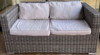 Sofá 2 plazas mimbre gris y blanco