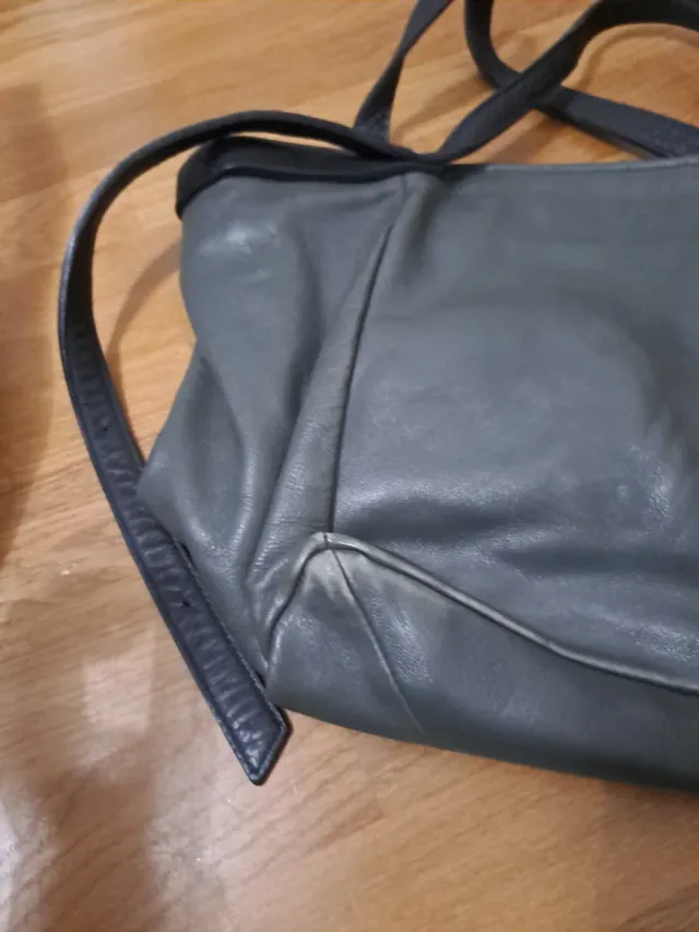 Bolso Hakei Gris/verde de Piel