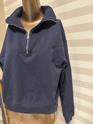 3 Jerséis Stradivarius (Beige, Azul, Rojo)