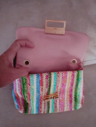 Bolso Clutch Multicolor con Cadena Dorada