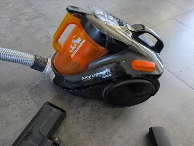 Rowenta RO3753 Compact Power Cyclonic