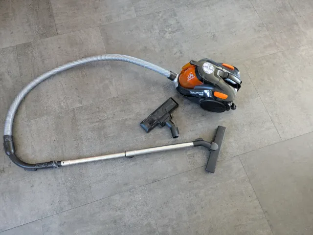 Rowenta RO3753 Compact Power Cyclonic