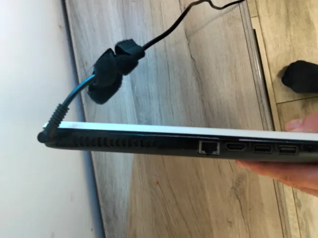 Ordenador HP blanco para piezas