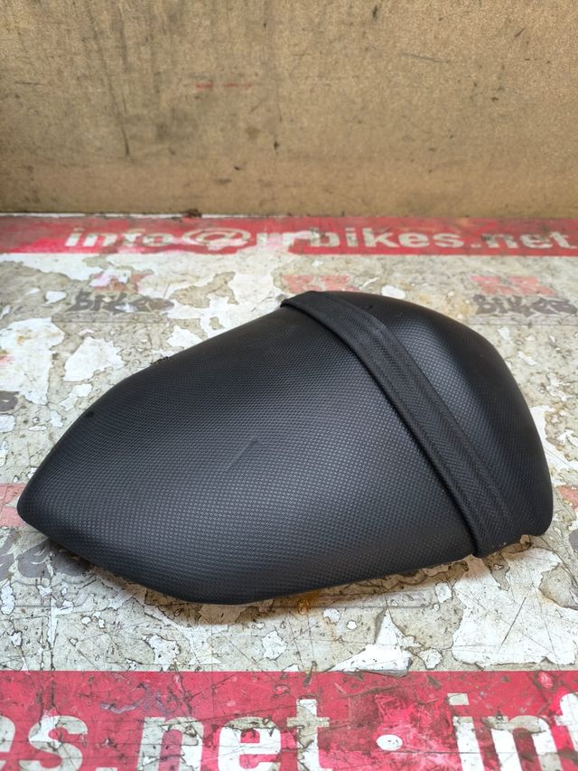 ASIENTO PASAJERO KAWASAKI Z750 07-12 *DESPERFECTO*