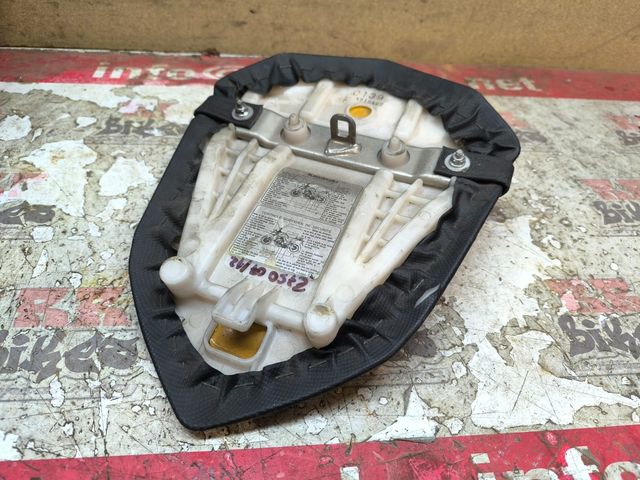 ASIENTO PASAJERO KAWASAKI Z750 07-12 *DESPERFECTO*