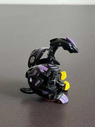 Bakugan Dakus Negro y Morado