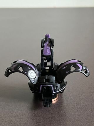 Bakugan Dakus Negro y Morado