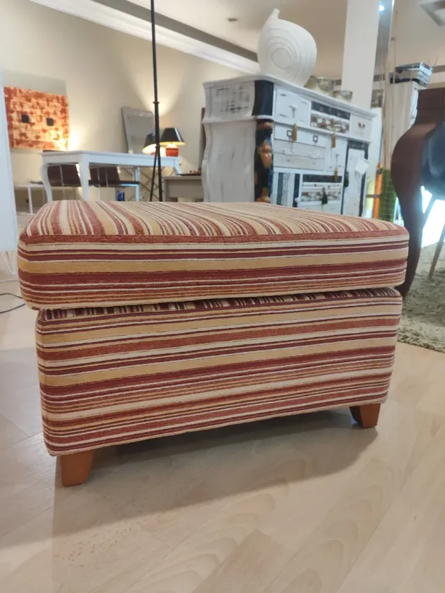 Reposapiés NUEVO tapizado rayas