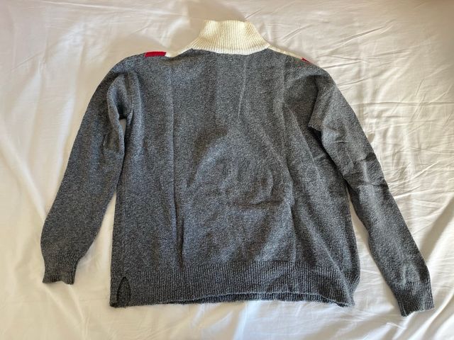 Jersey Brownie cuello alto cremallera gris y rojo