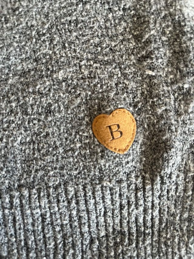 Jersey Brownie cuello alto cremallera gris y rojo