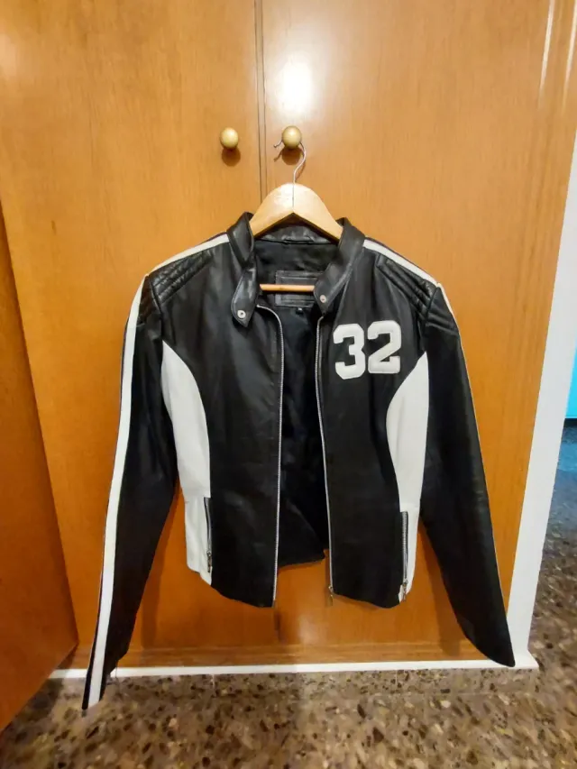 Chaqueta motera cuero negra y blanca